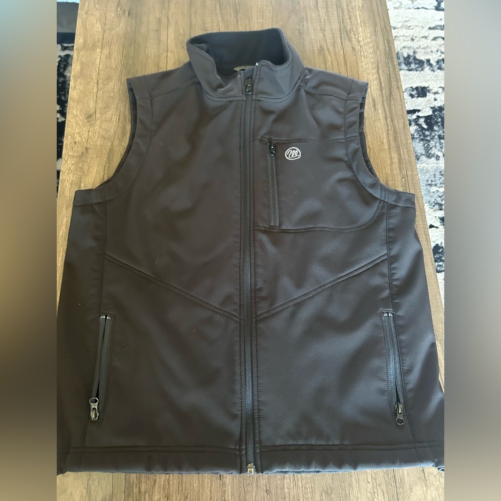Wrangler water resistant concealed carry trail vest size medium black.
